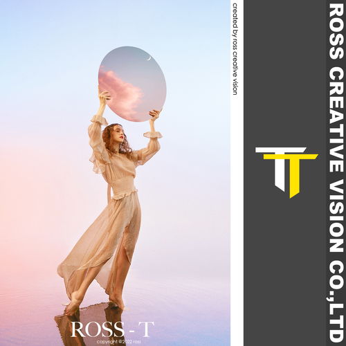 馬蘭戈尼 時裝創作 羅思文化以 it starts with a dream 為概念大氣而簡約的手法 低調而精致 文藝而空靈的氣息羅思文化視覺工廠帶你開啟新征途拍攝畫報主要采取鏡像的拍攝方法和構圖畫面非常地簡潔,倒影與實像不規則形狀區分而背景是廣袤 純凈的